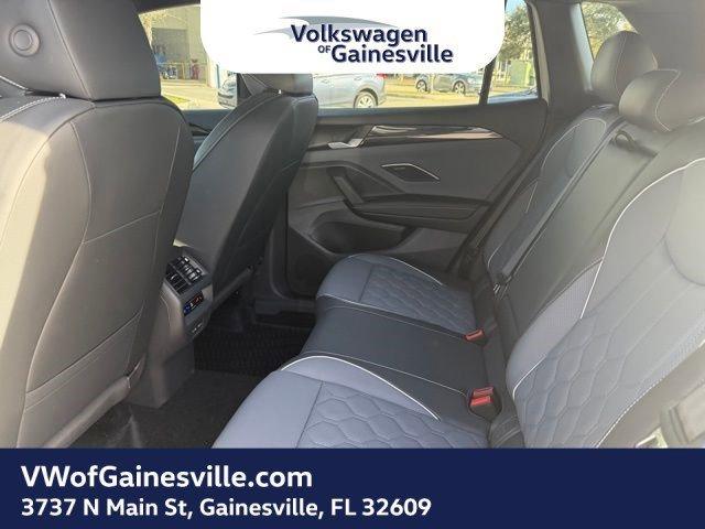 Volkswagen Tiguan Sel R-Line Turbo With Navigation & Awd - Thumbnail 8