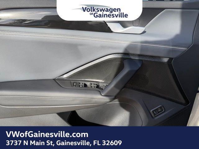 Volkswagen Tiguan Sel R-Line Turbo With Navigation & Awd - Thumbnail 12