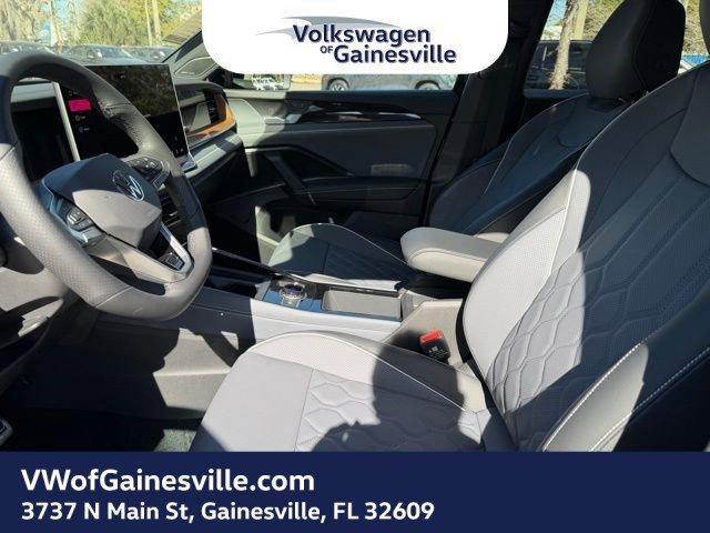 Volkswagen Tiguan Sel R-Line Turbo With Navigation & Awd - Thumbnail 16