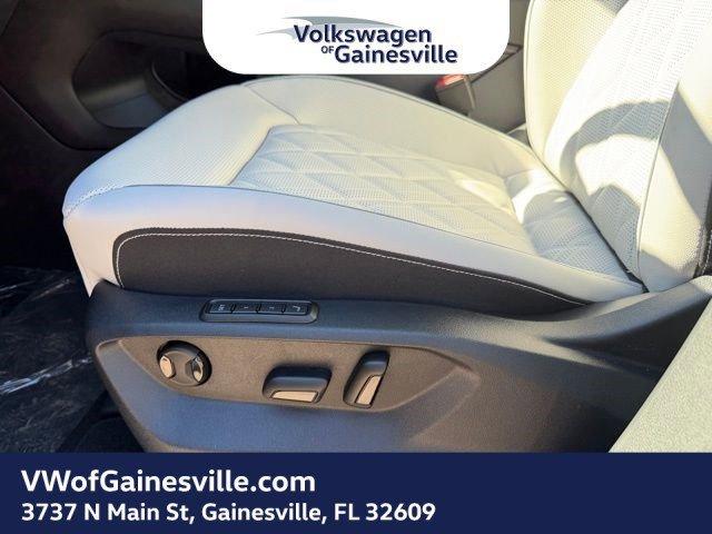 Volkswagen Atlas Cross Sport 2.0T Sel Premium R-Line With Navigation & Awd - Thumbnail 15