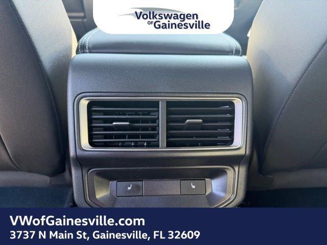 Volkswagen Atlas Cross Sport 2.0T Sel Premium R-Line With Navigation & Awd - Thumbnail 9