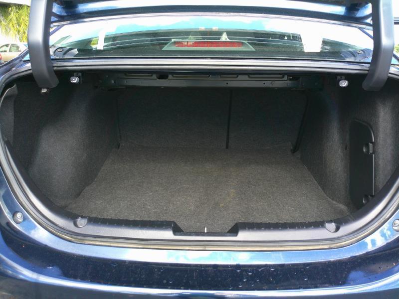 Mazda Mazda3S Touring At 4-Door - Thumbnail 9