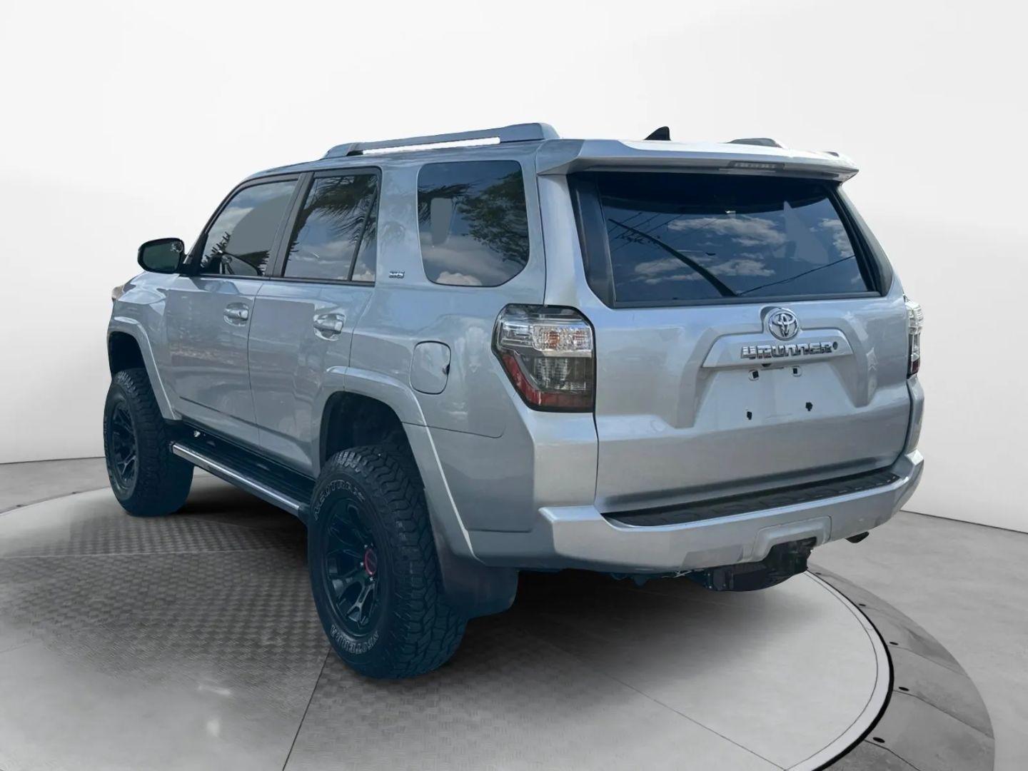 Toyota 4Runner Sr5 Sport Utility 4D - Thumbnail 9