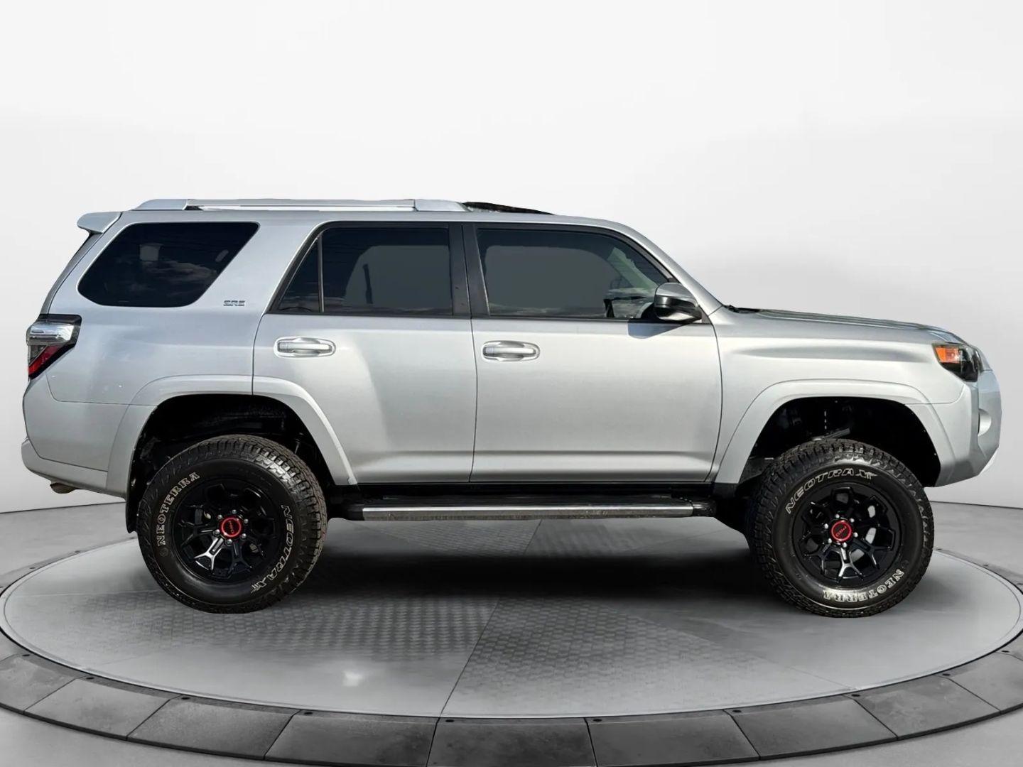 Toyota 4Runner Sr5 Sport Utility 4D - Thumbnail 8