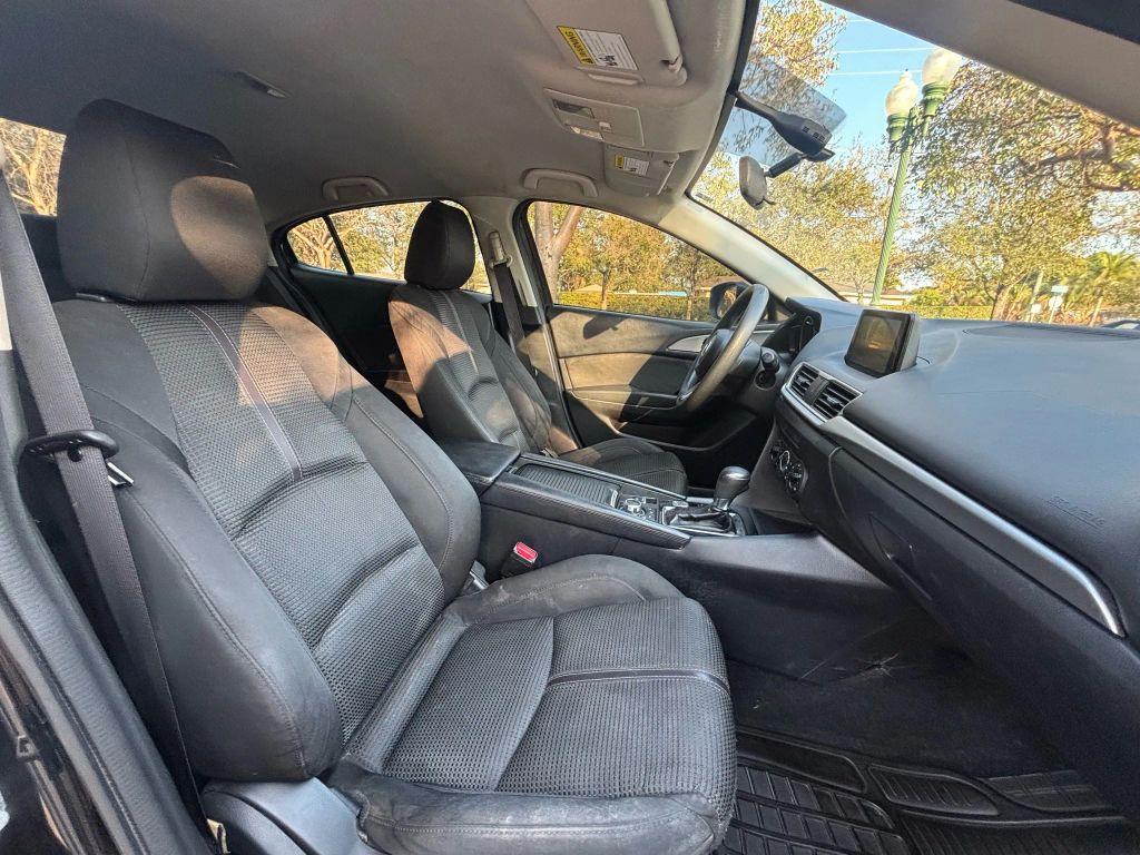 Mazda Mazda3 - Thumbnail 17