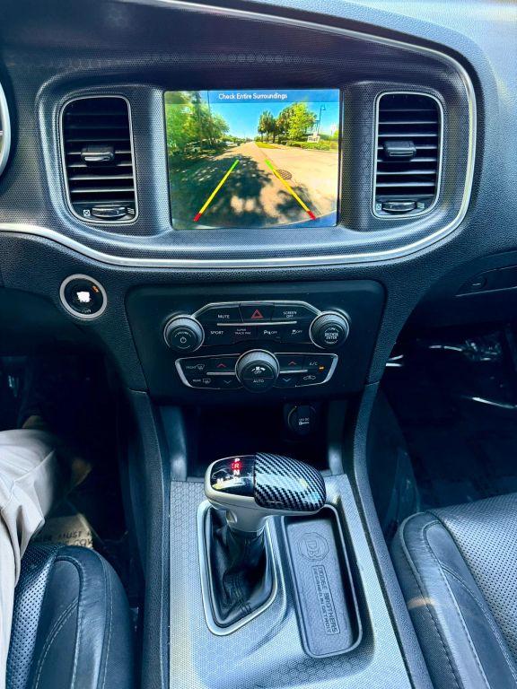 Dodge Charger - Thumbnail 2