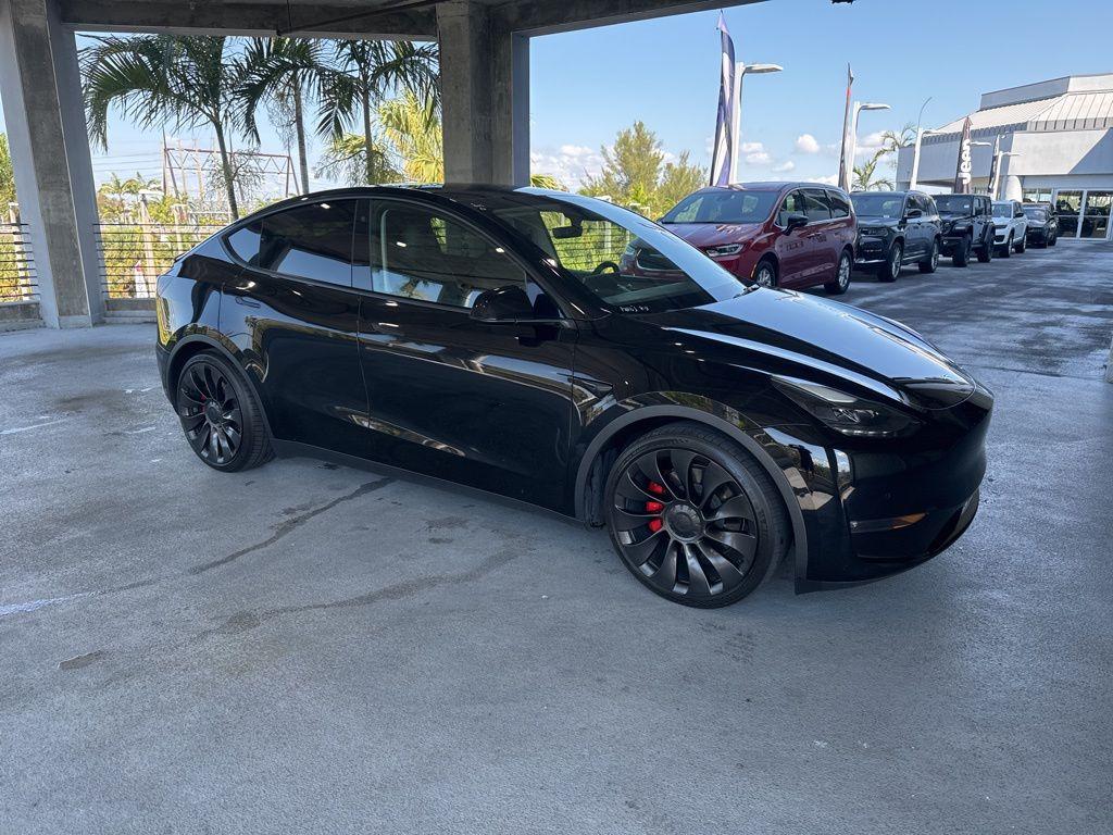 Tesla Model Y - View 1