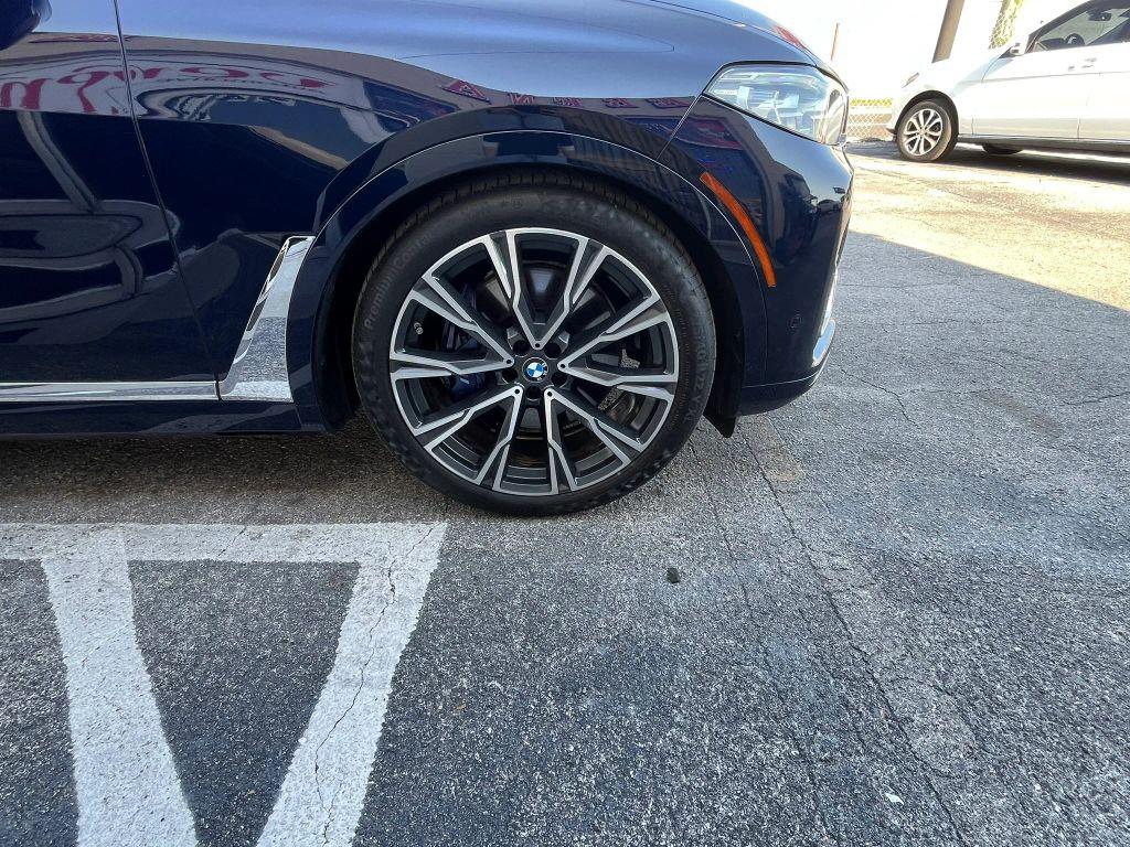 Bmw X7 - Thumbnail 2