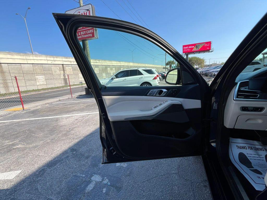 Bmw X7 - Thumbnail 11