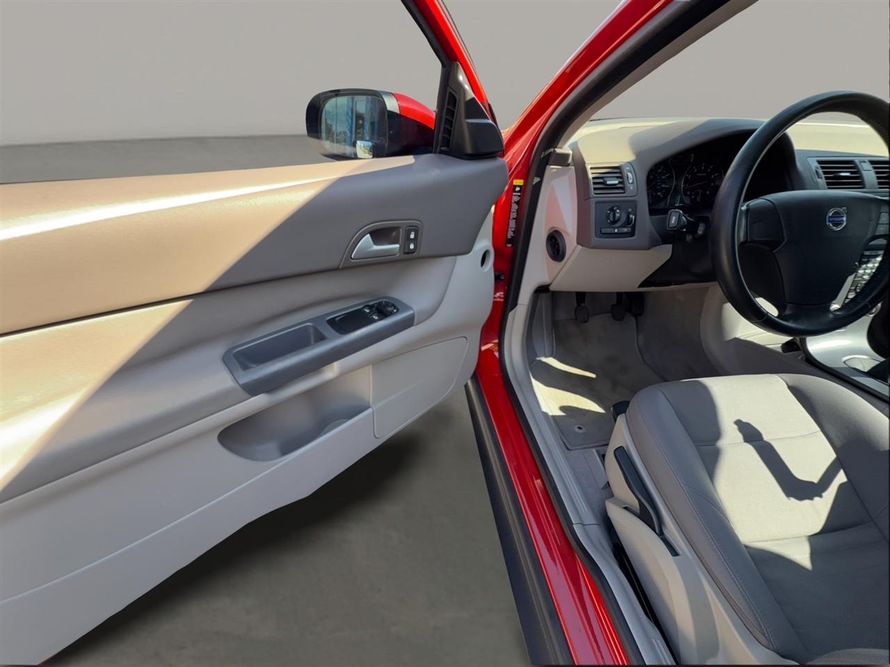 Volvo C30T5 R-Design - Thumbnail 17