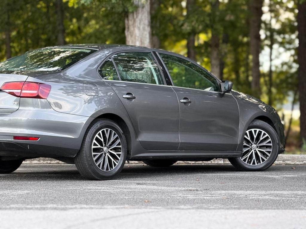 Volkswagen Jetta - Thumbnail 13