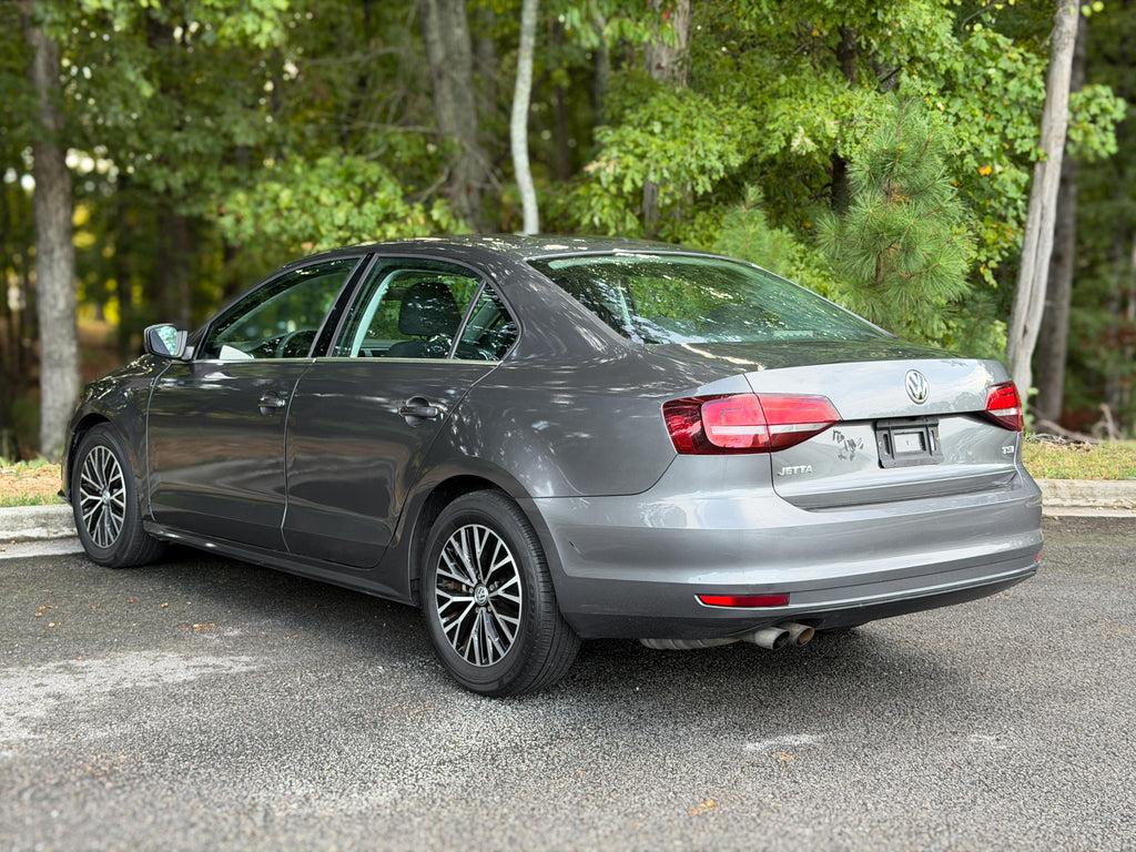 Volkswagen Jetta - Thumbnail 19