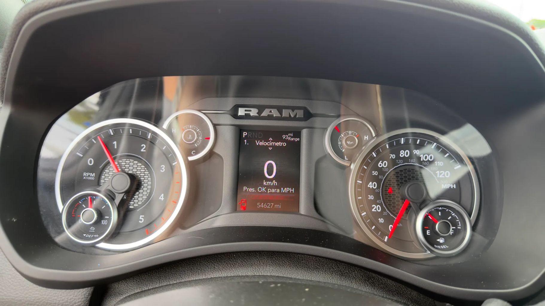 Ram 3500 Crew Cab - Thumbnail 3