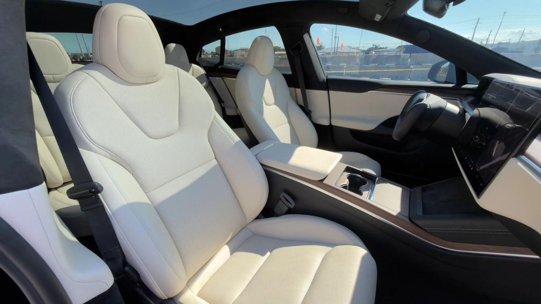 Tesla Model S - Thumbnail 18