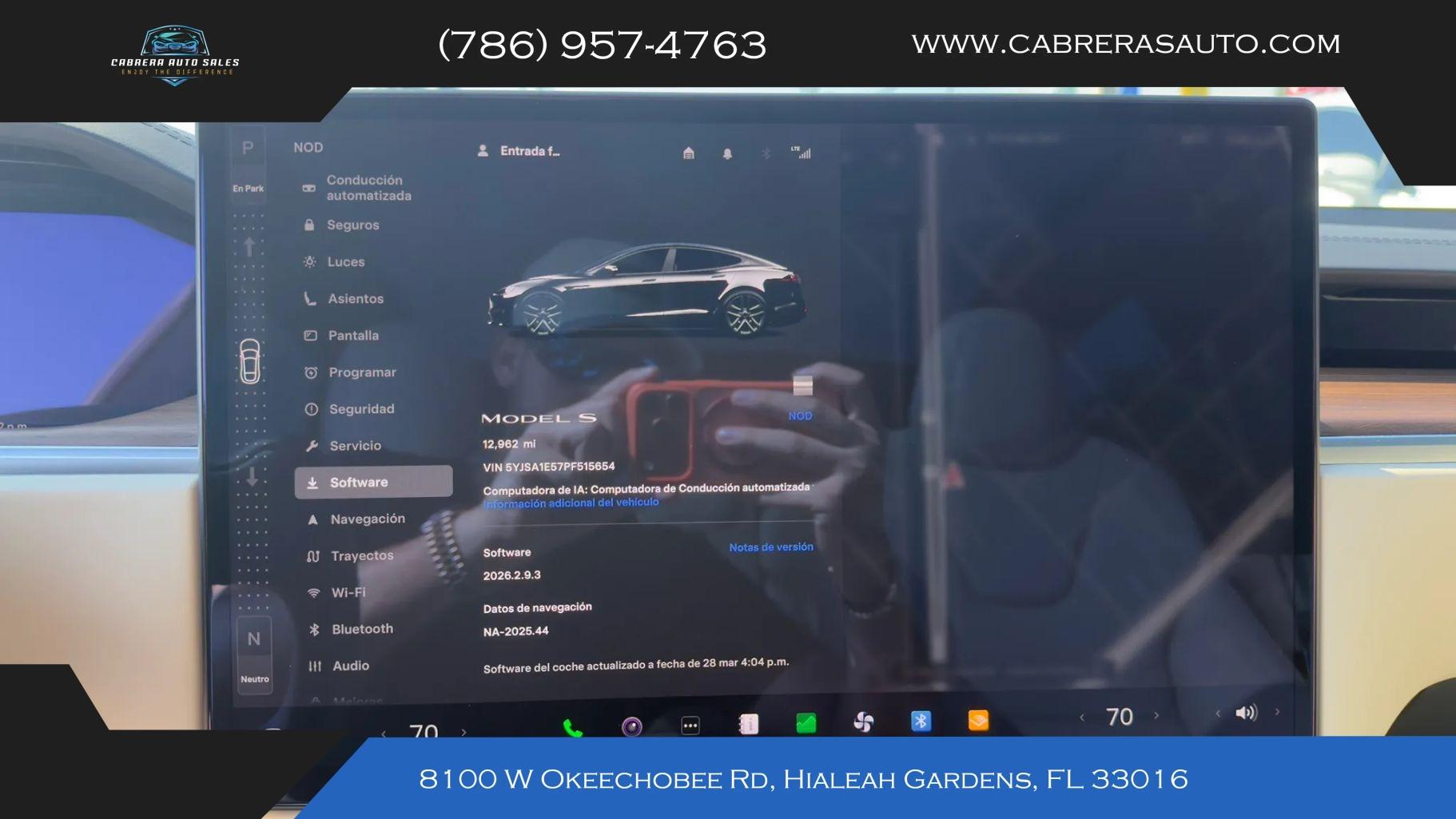 Tesla Model S - Thumbnail 6