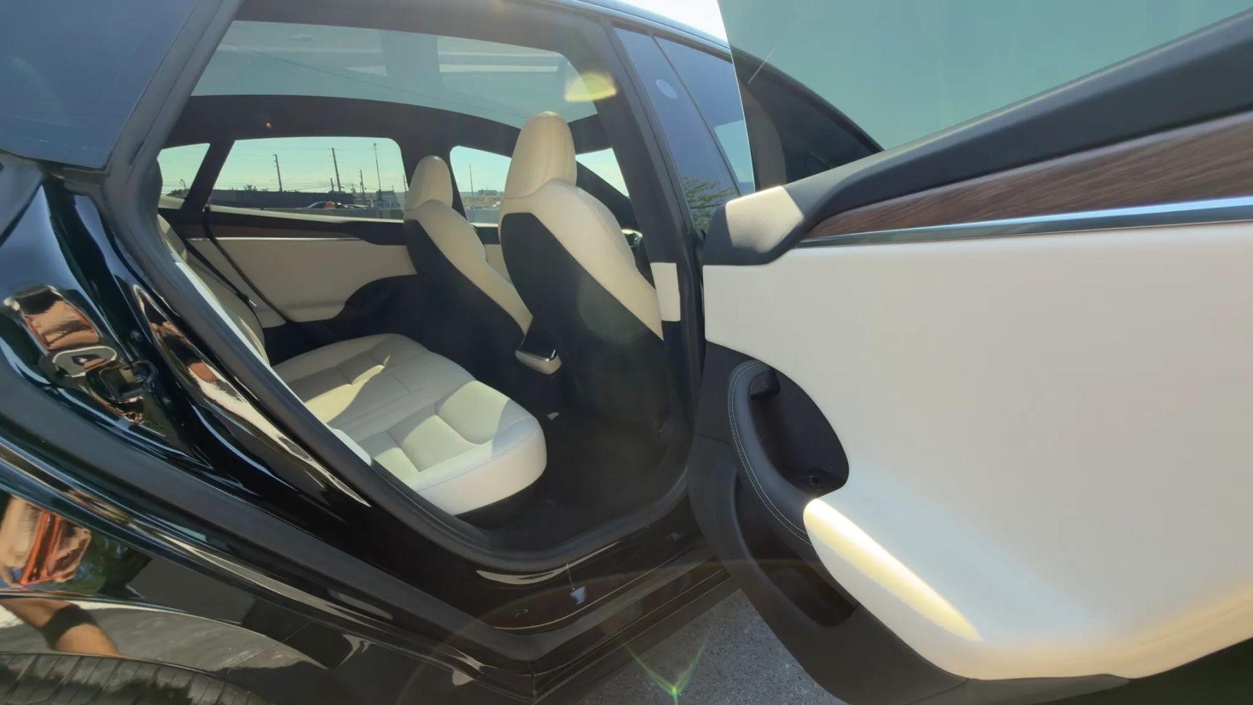 Tesla Model S - Thumbnail 20