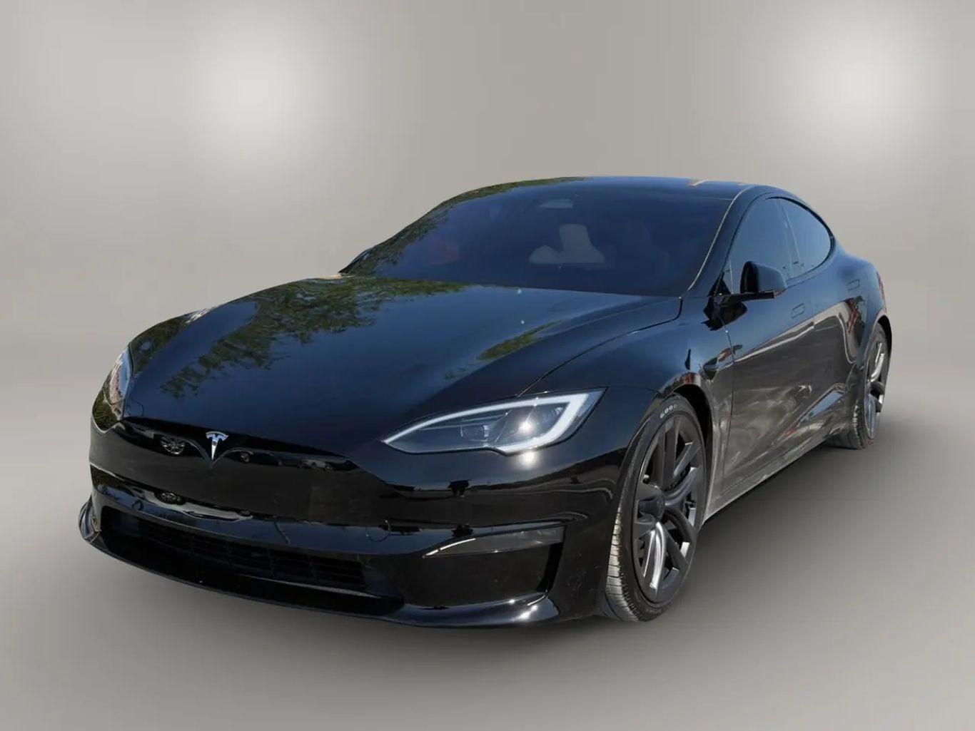 Tesla Model S - Thumbnail 8
