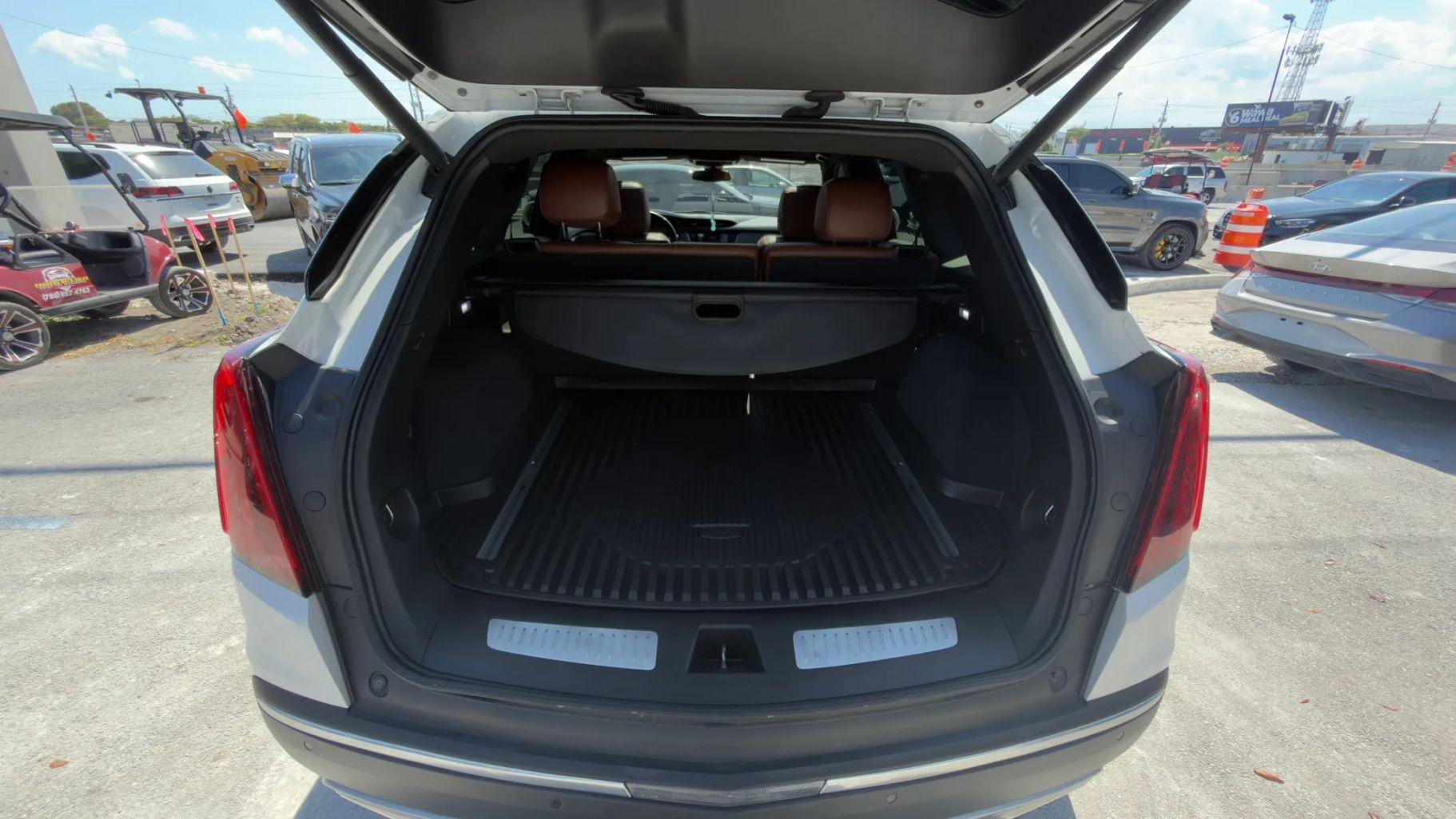 Cadillac Xt5 - Thumbnail 20