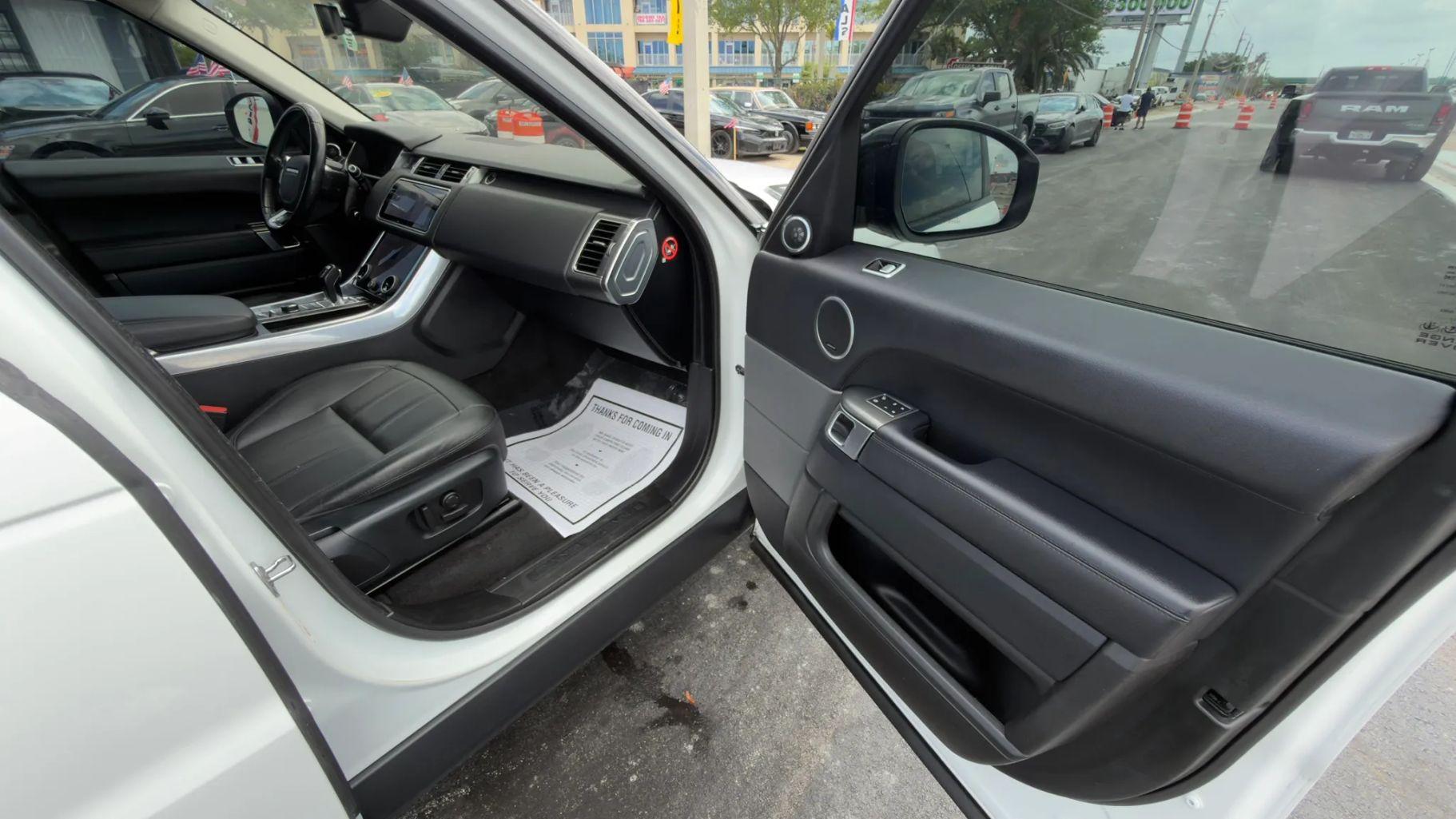 Land Rover Range Rover Sport - Thumbnail 14