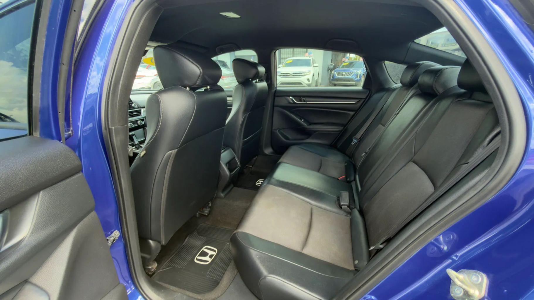 Honda Accord - Thumbnail 3