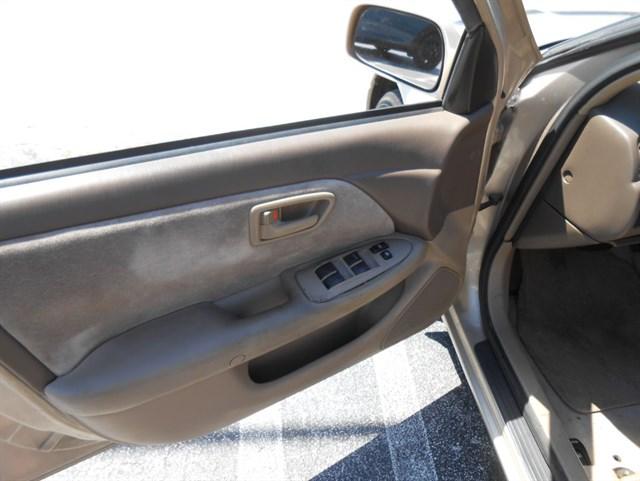 Toyota Camry Le | Stock No: 14771 - Thumbnail 10