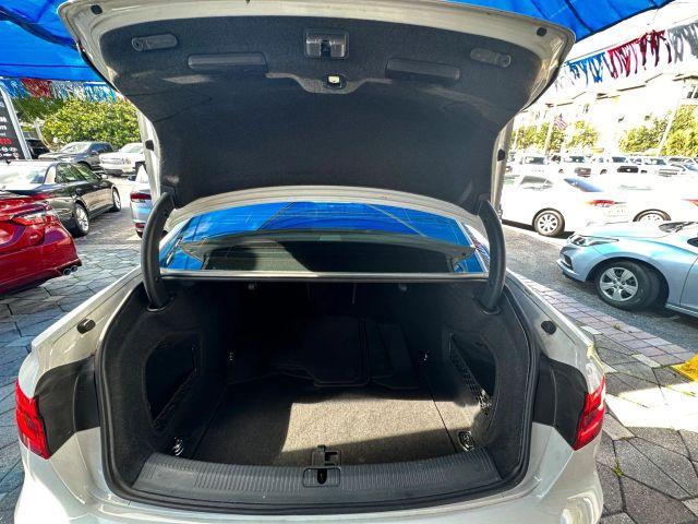 Audi A4 - Thumbnail 2