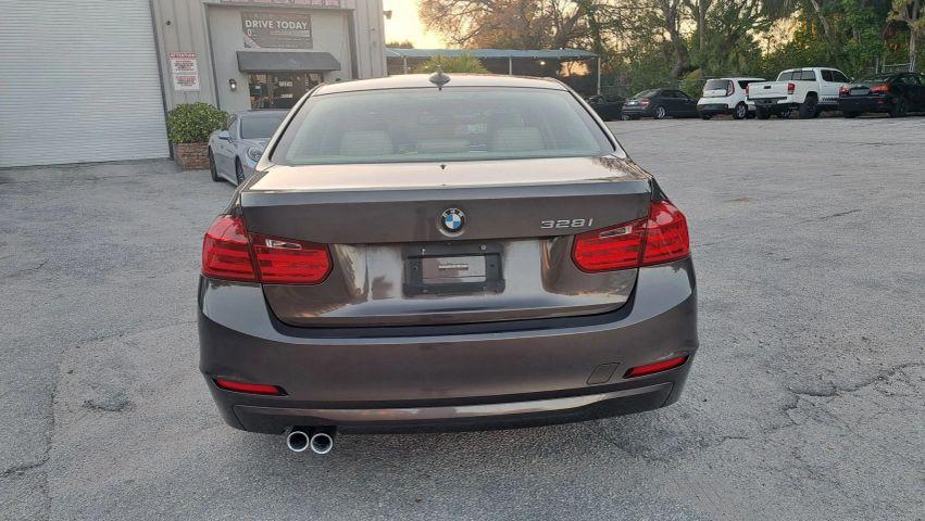 Bmw 3 Series - Thumbnail 11