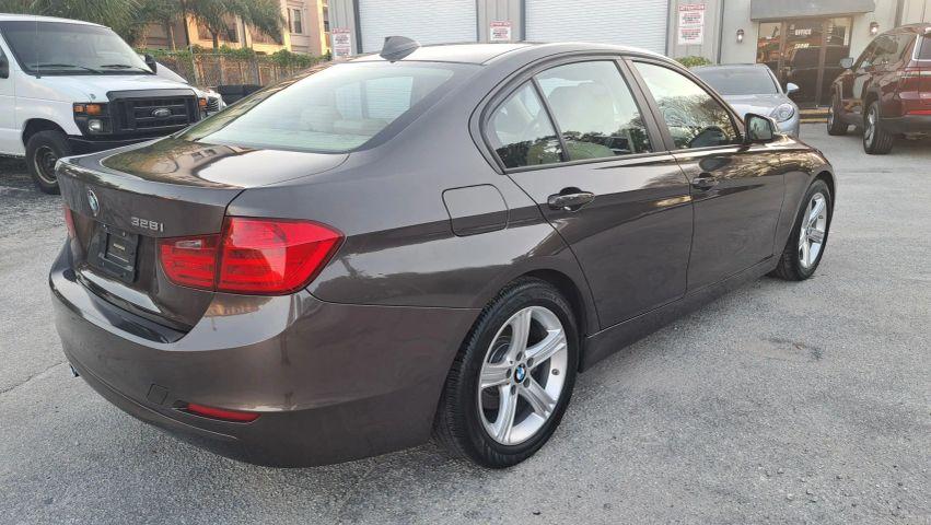 Bmw 3 Series - Thumbnail 12