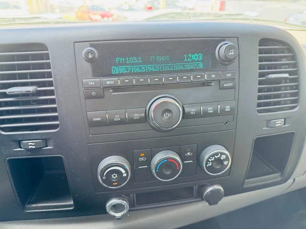 Chevrolet Silverado 1500 Regular Cab - Thumbnail 2