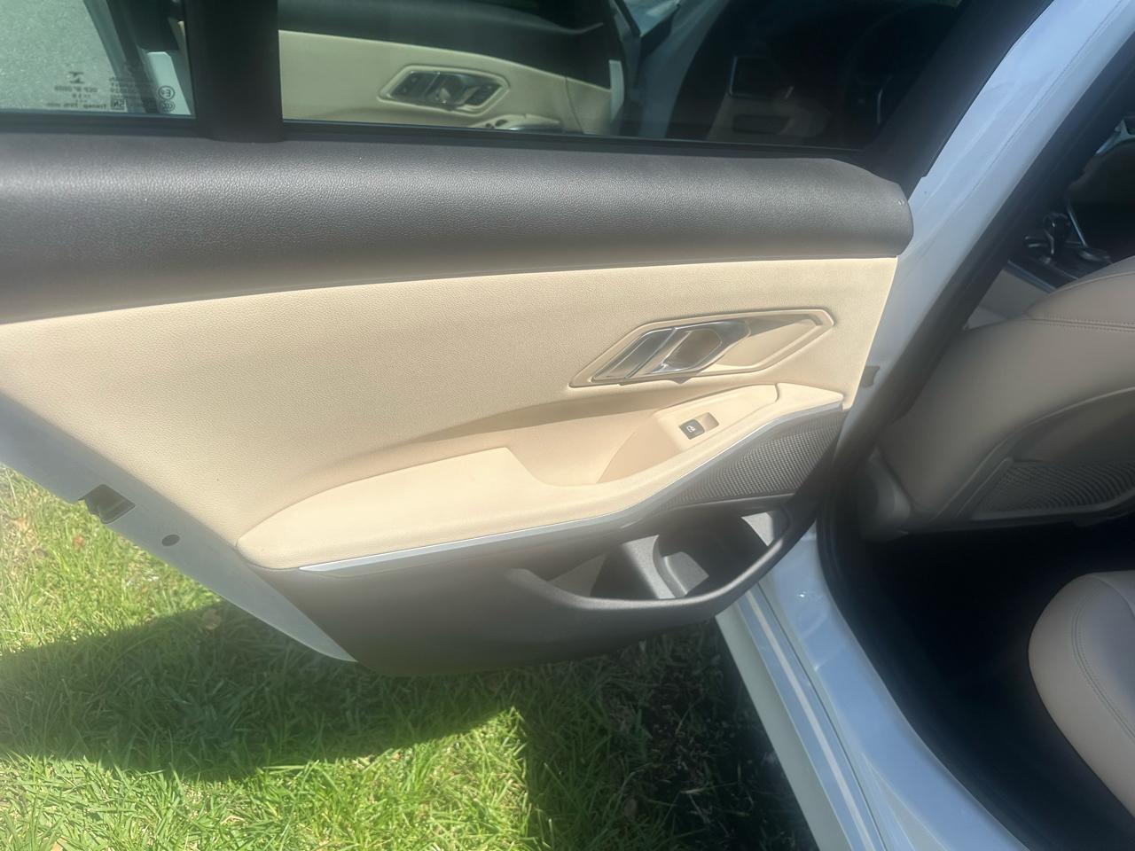 Bmw 3-Series330I - Thumbnail 18