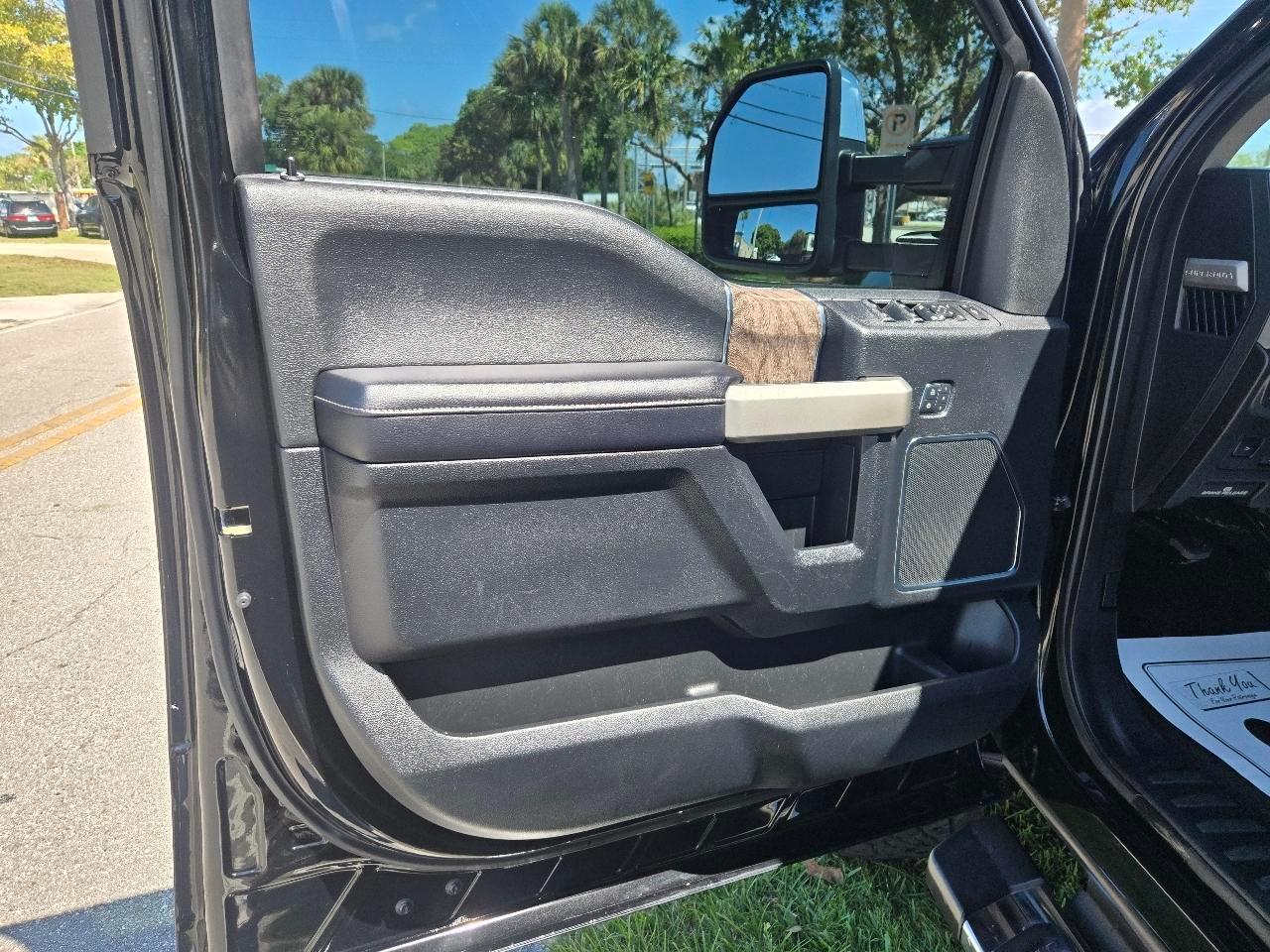 Ford F-350 Sdking Ranch Crew Cab 4Wd - Thumbnail 17