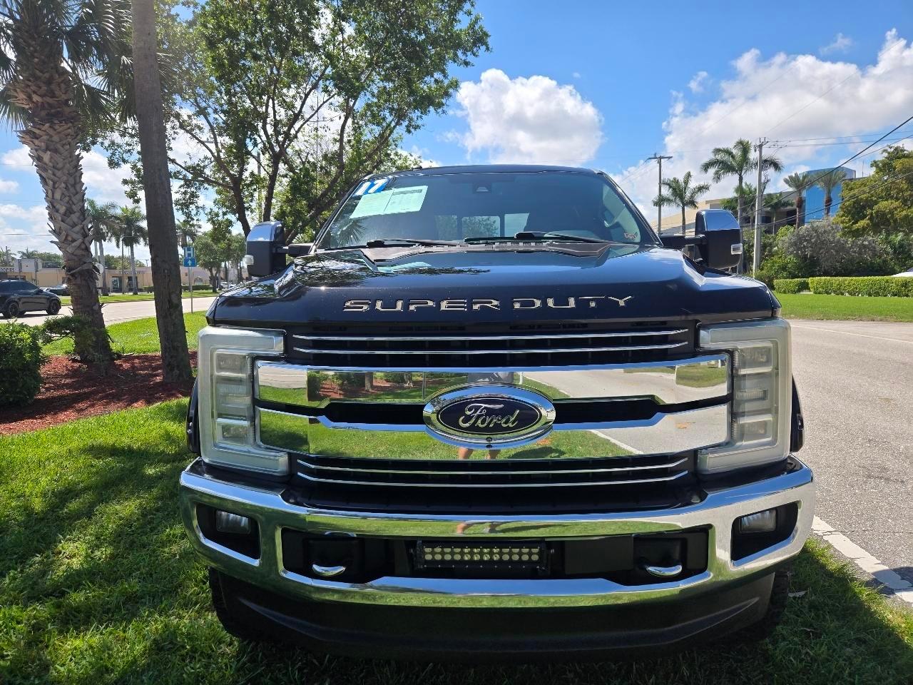 Ford F-350 Sdking Ranch Crew Cab 4Wd - Thumbnail 3