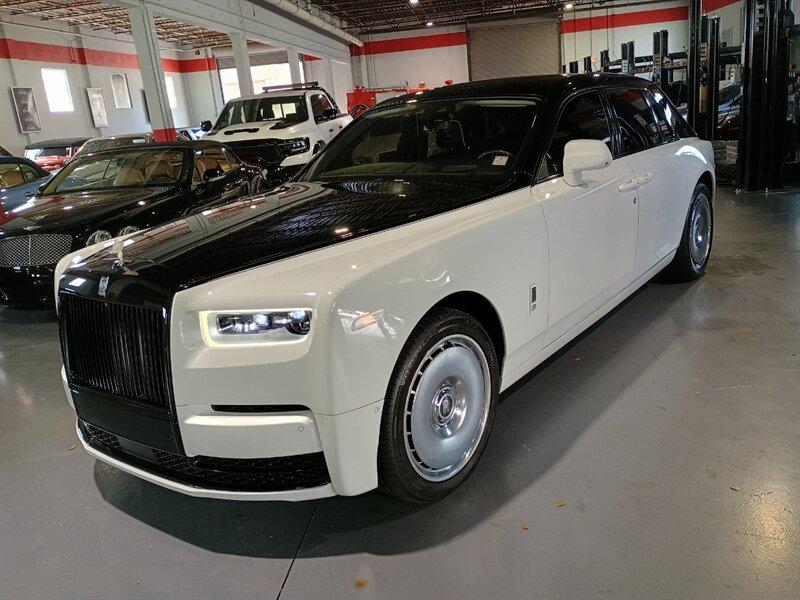 Rolls-Royce Phantom - View 1