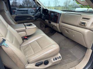 Ford F250 Super Duty Crew Cab - Thumbnail 2