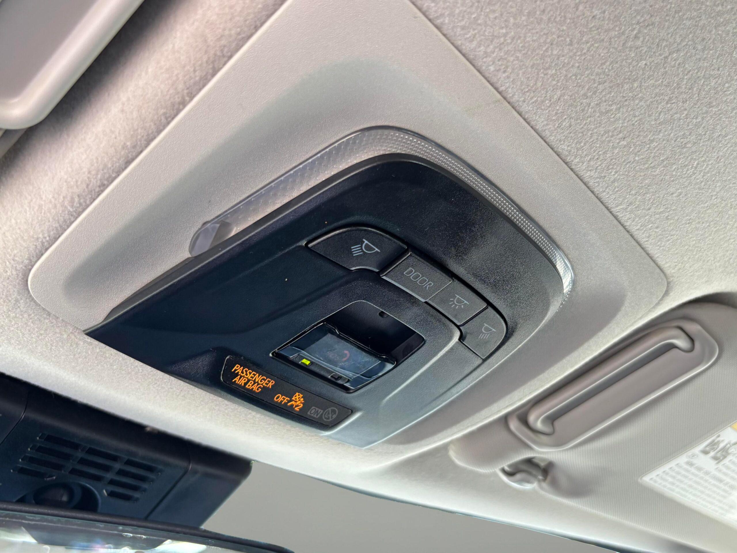 Toyota Corolla Le - Thumbnail 12