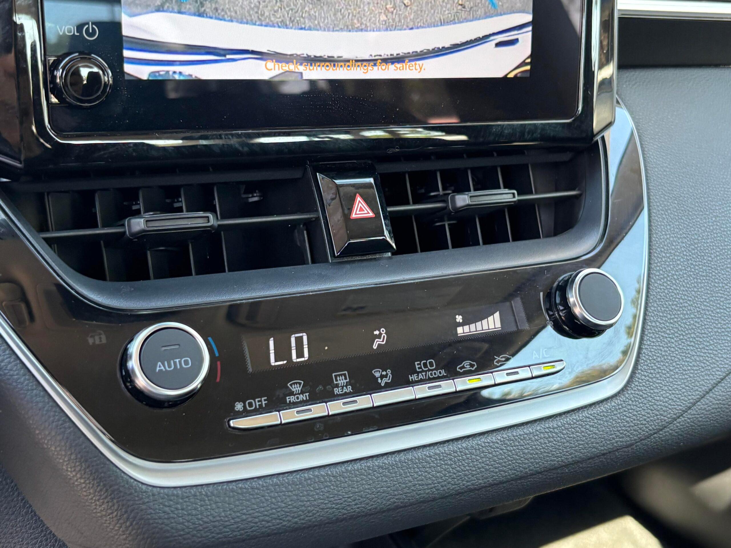 Toyota Corolla Le - Thumbnail 20