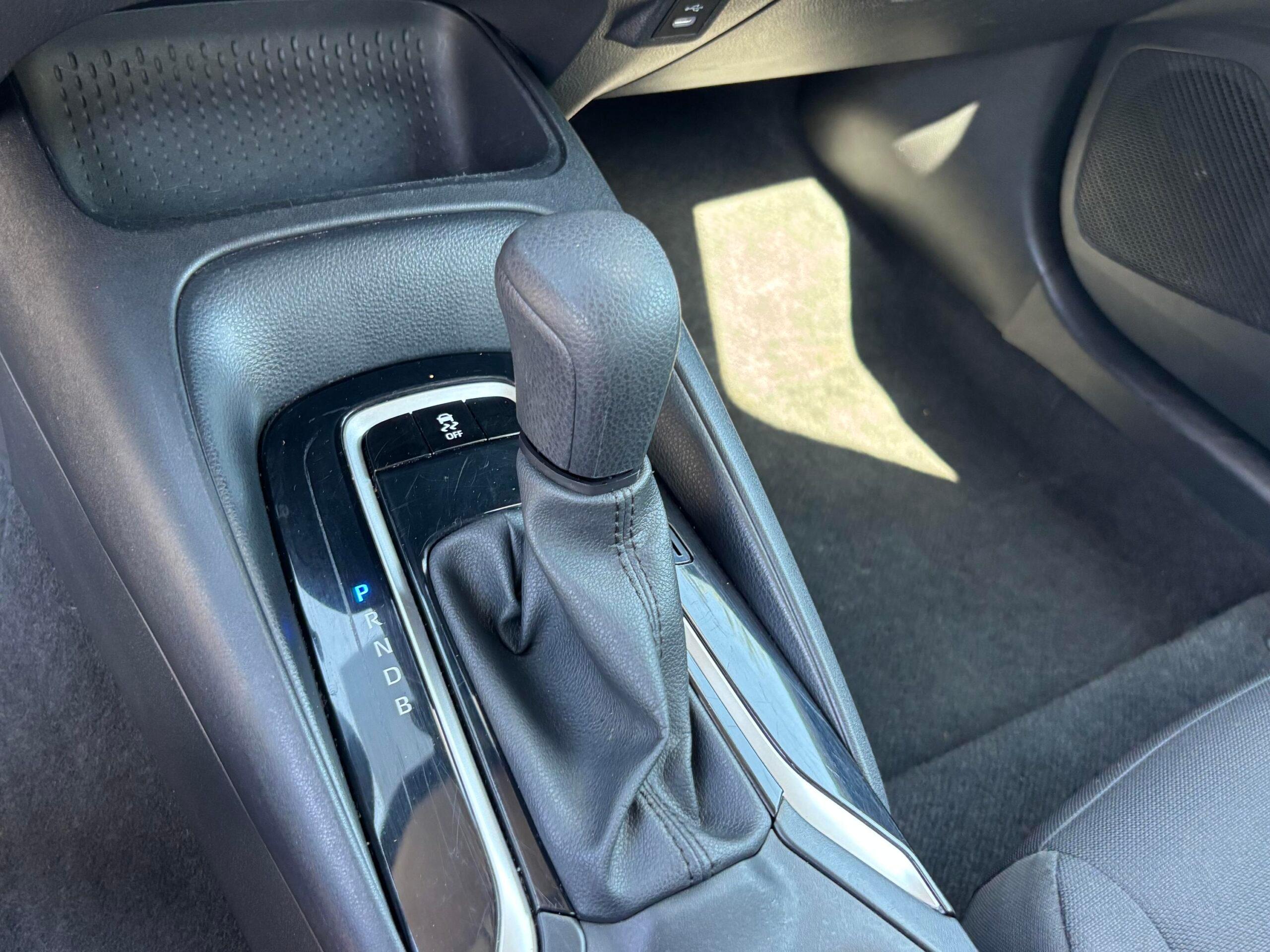 Toyota Corolla Le - Thumbnail 11