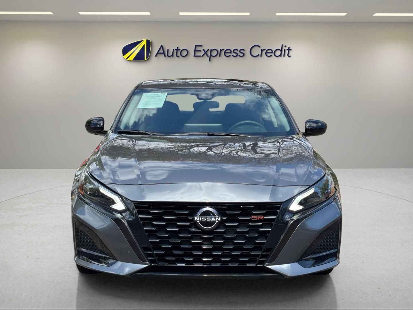 Nissan Altima Sr Fwd - Thumbnail 2