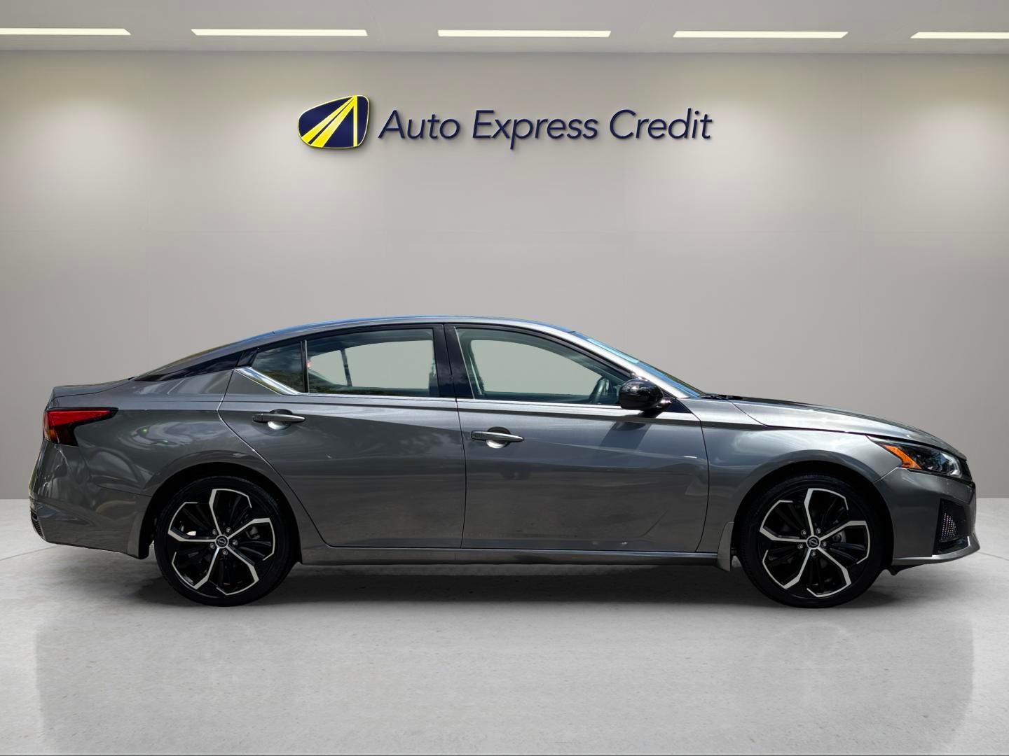 Nissan Altima Sr Fwd - Thumbnail 4