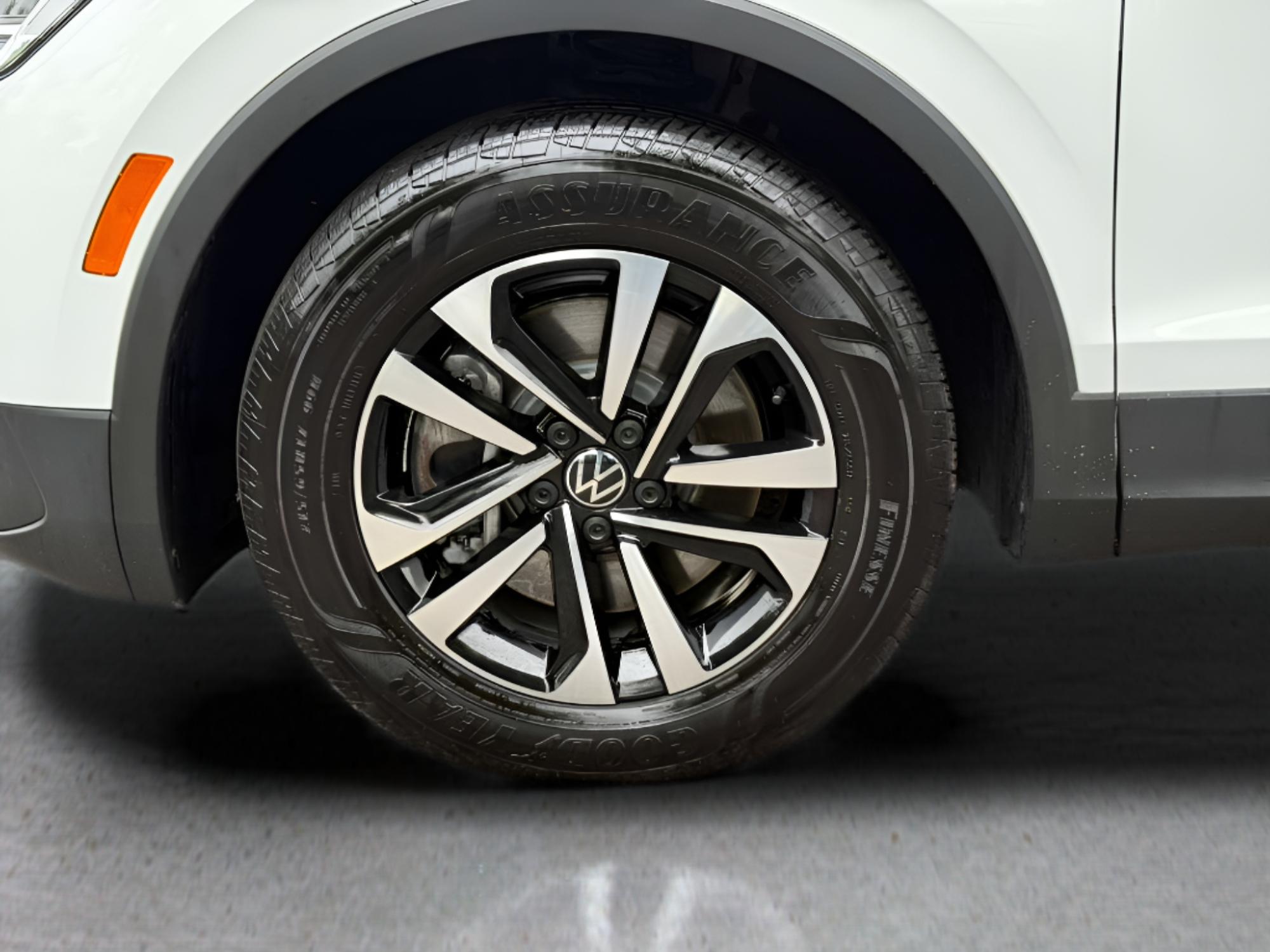 Volkswagen Tiguan 2.0T S - Thumbnail 18