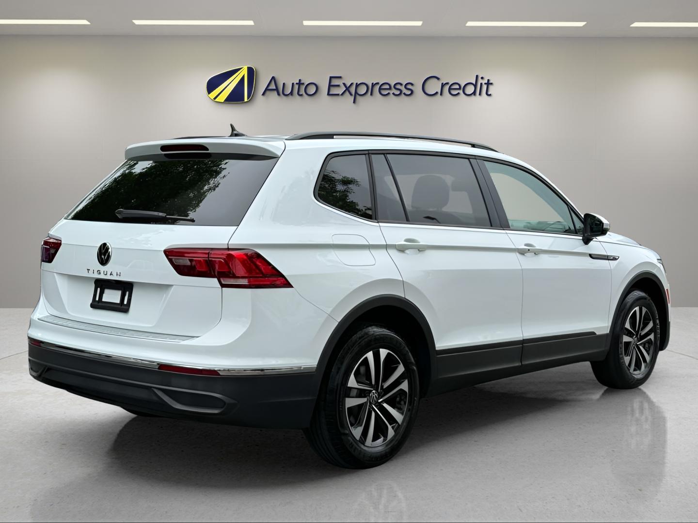 Volkswagen Tiguan 2.0T S - Thumbnail 5