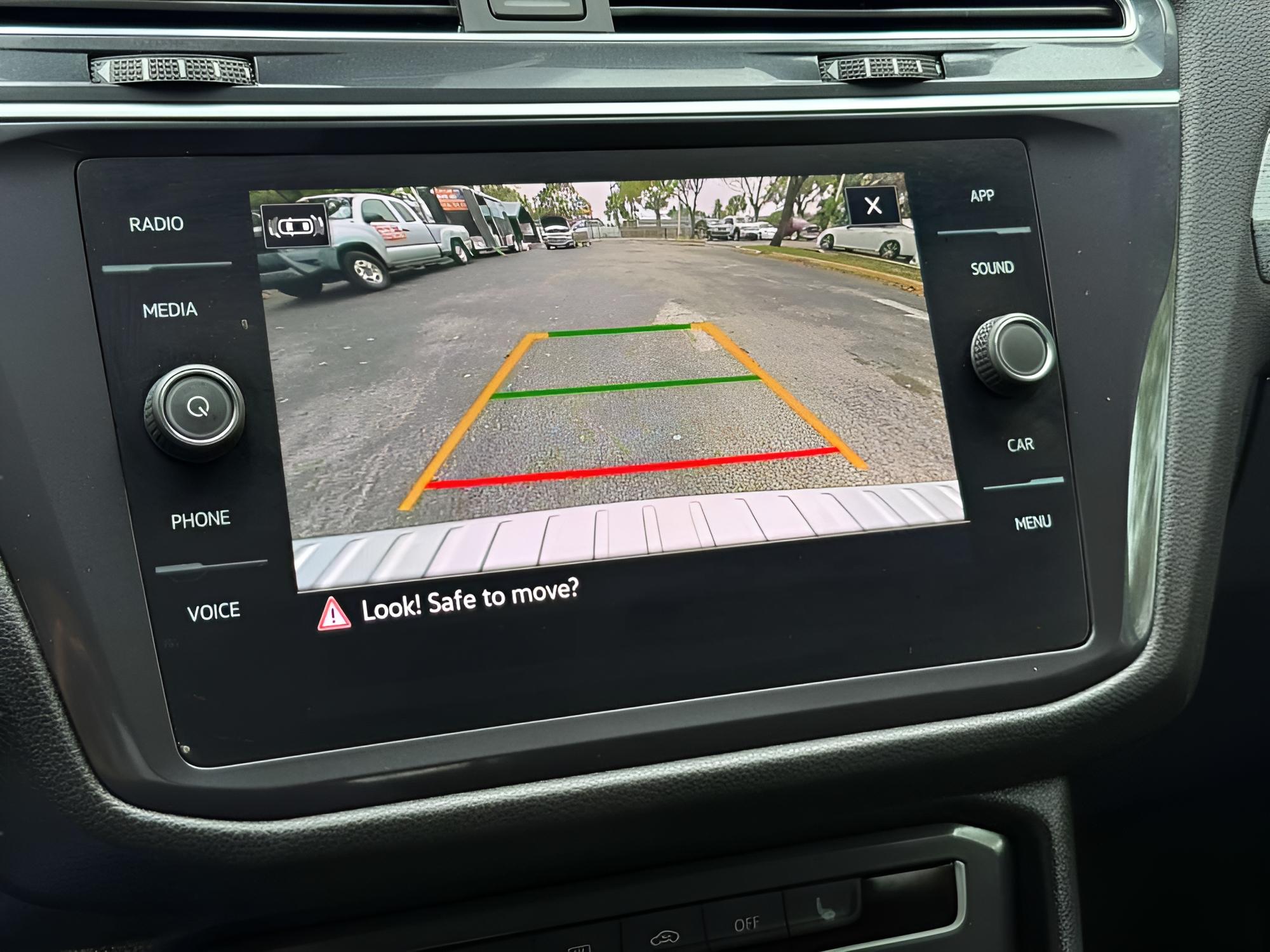 Volkswagen Tiguan 2.0T S - Thumbnail 14