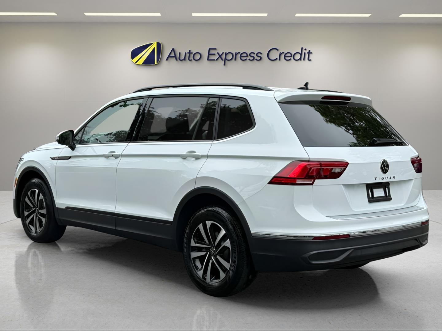 Volkswagen Tiguan 2.0T S - Thumbnail 7