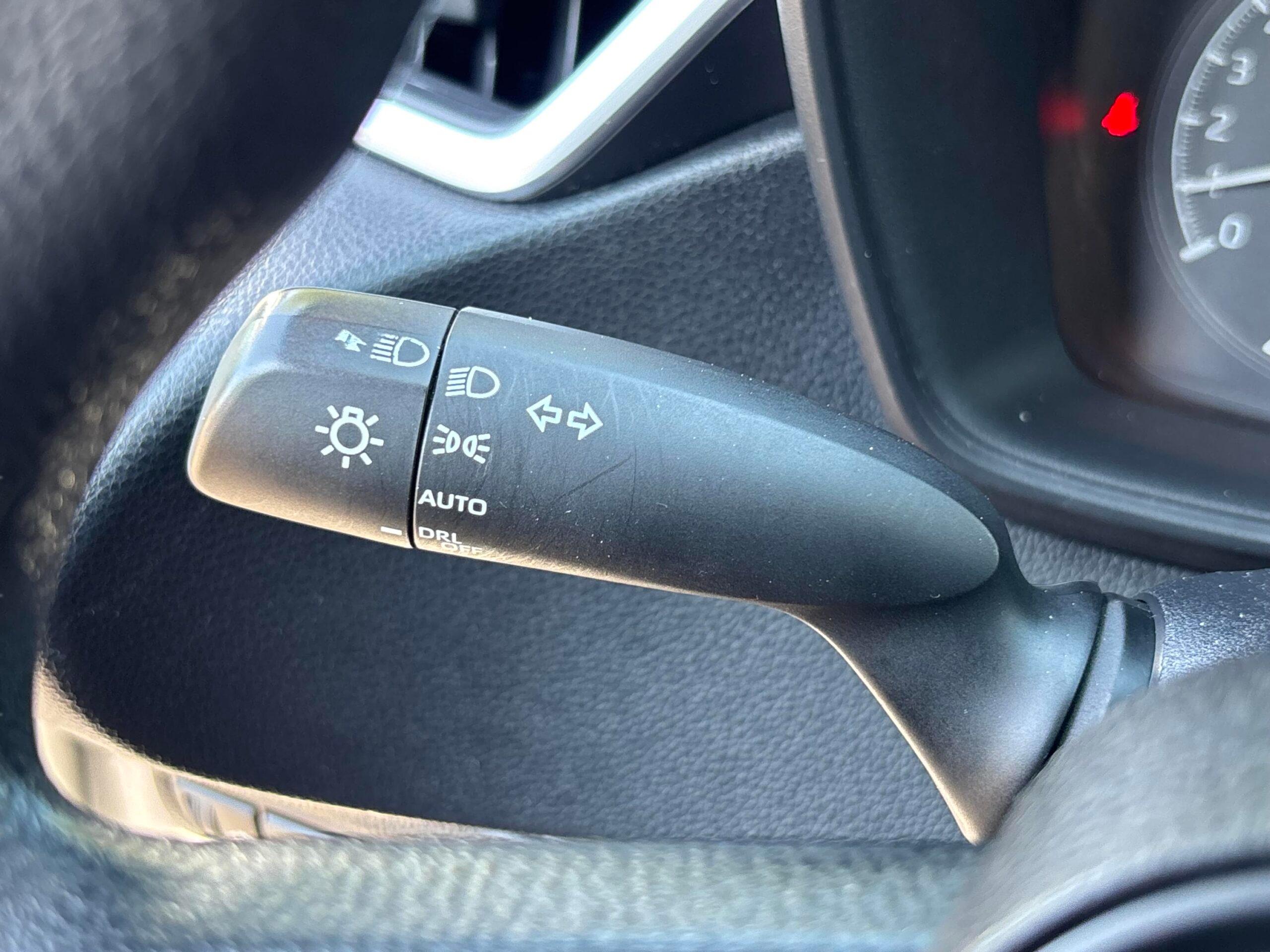 Toyota Corolla Le - Thumbnail 18