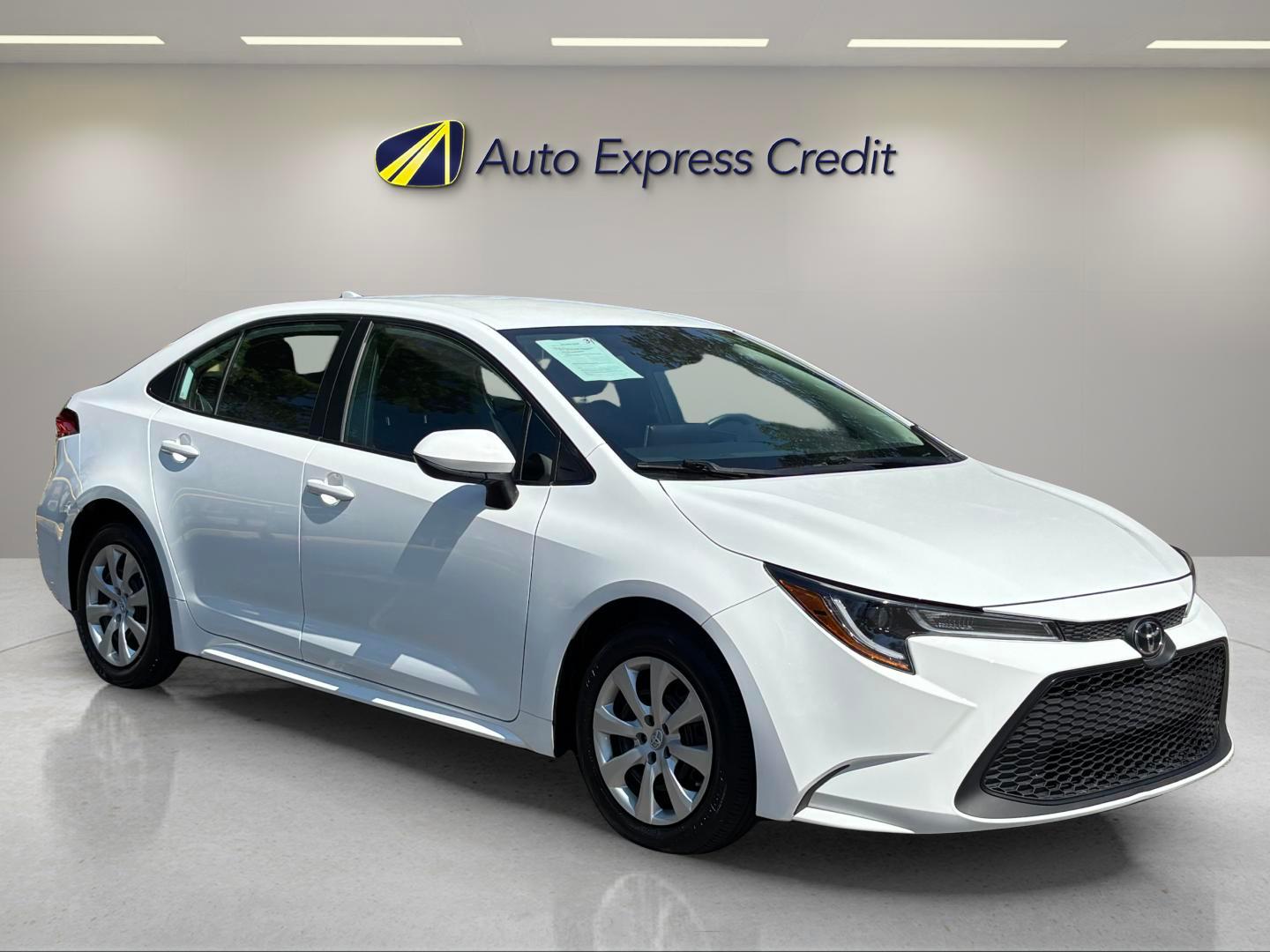 Toyota Corolla Le - Thumbnail 3