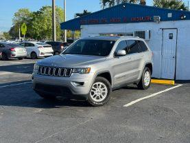 Jeep Grand Cherokee - Thumbnail 2