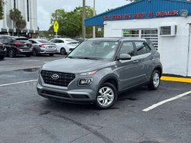 Hyundai Venue - Thumbnail 2