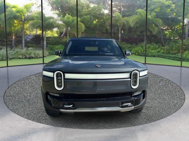 RIVIAN R1S - Thumbnail 2