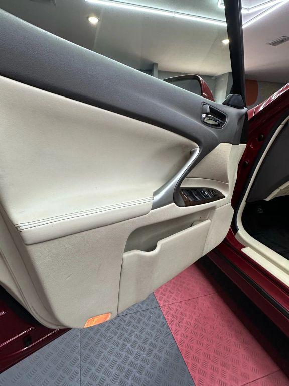 Lexus Is - Thumbnail 15