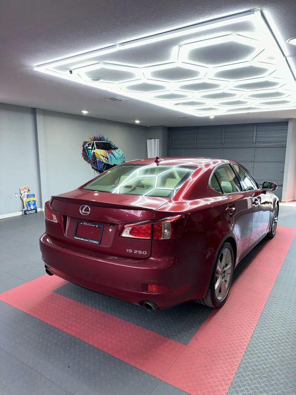 Lexus Is - Thumbnail 12